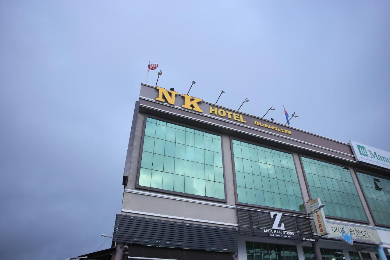 N K Hotel Muar Buitenkant foto