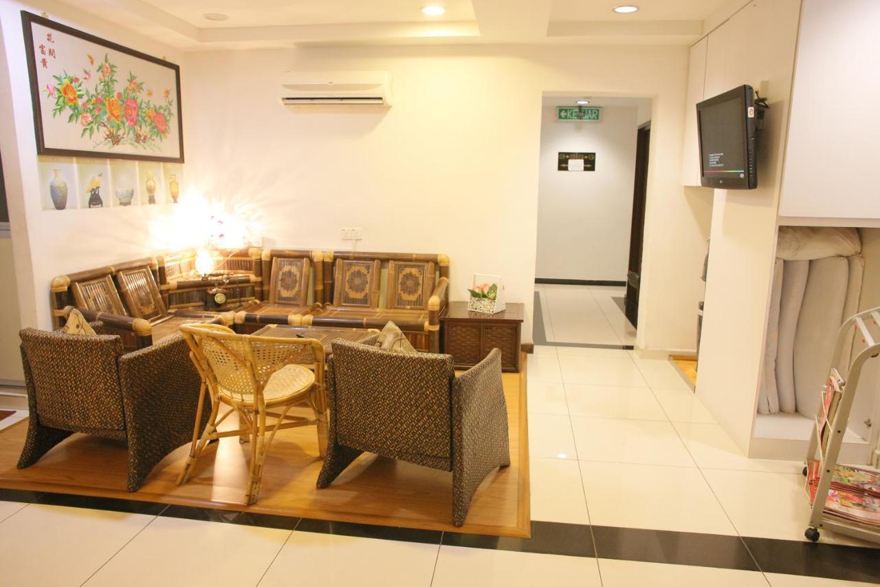 N K Hotel Muar Buitenkant foto